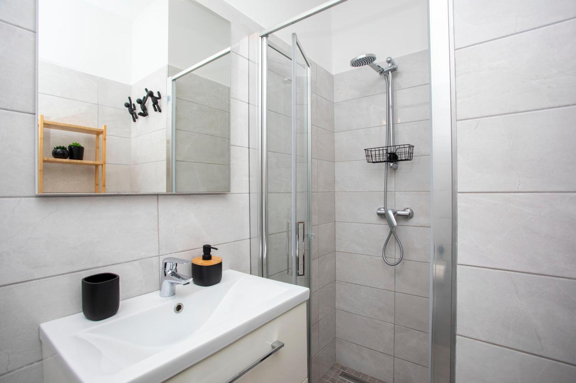 Studio Apartment Mia Rabac Bagian luar foto