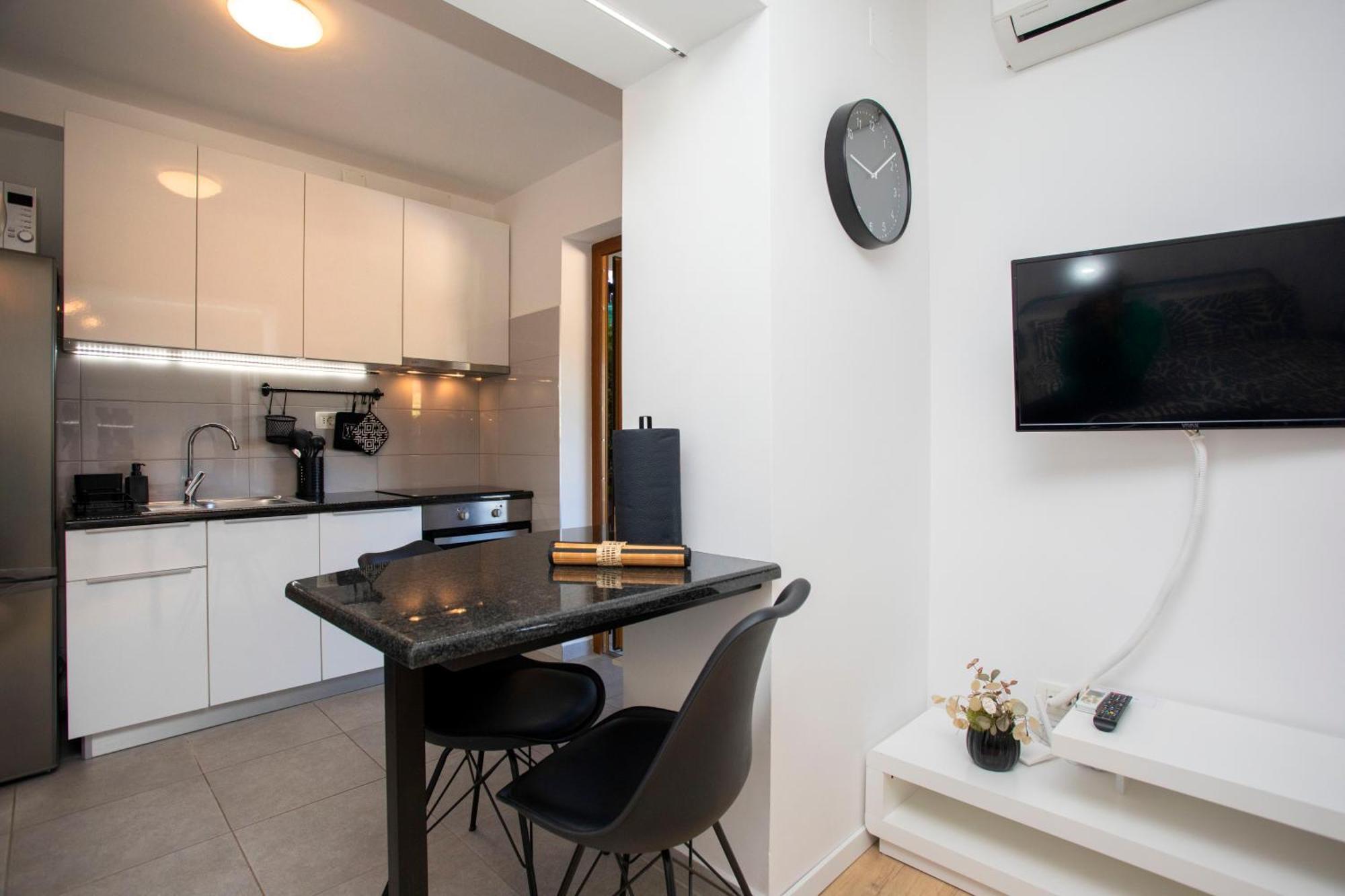 Studio Apartment Mia Rabac Bagian luar foto