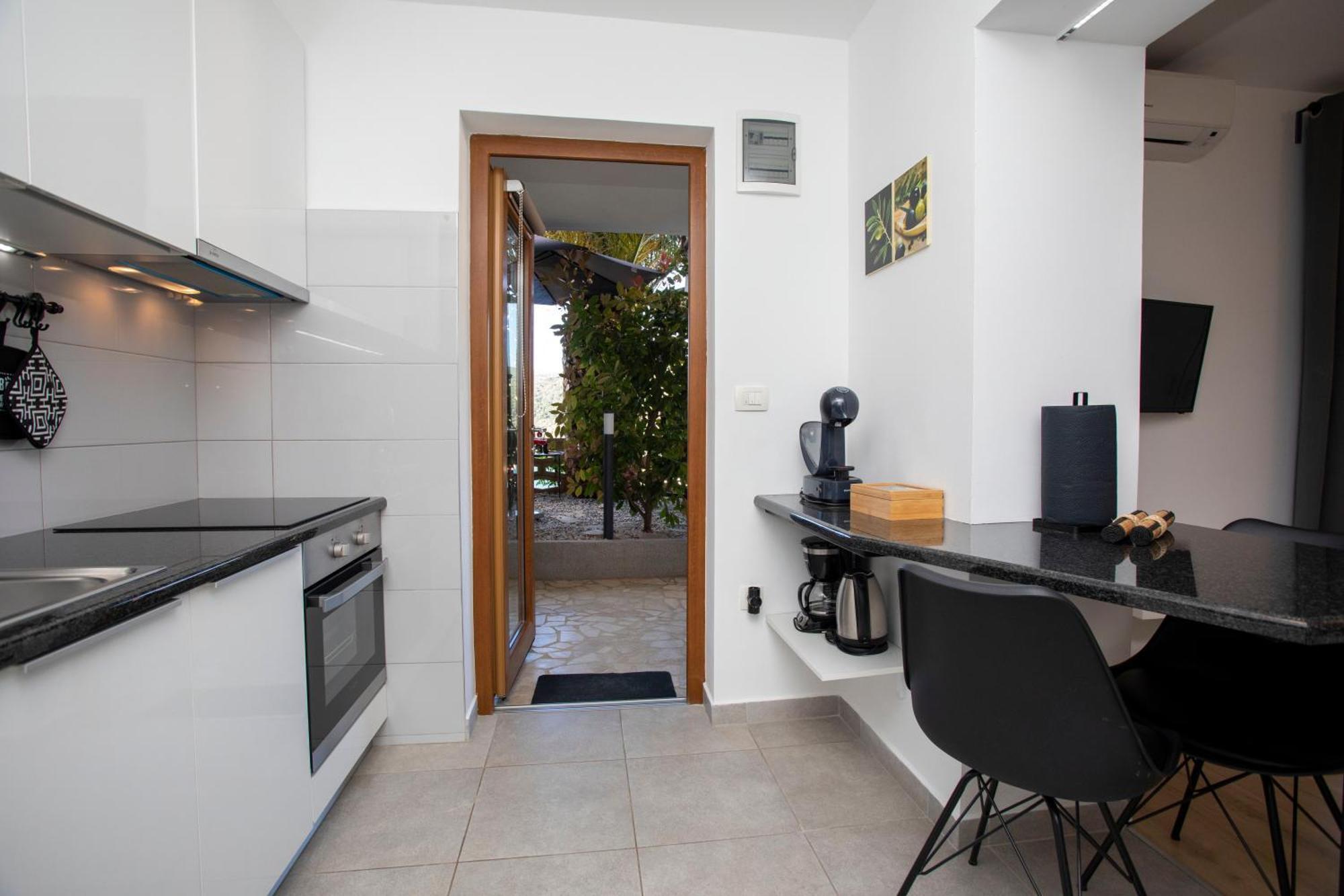 Studio Apartment Mia Rabac Bagian luar foto