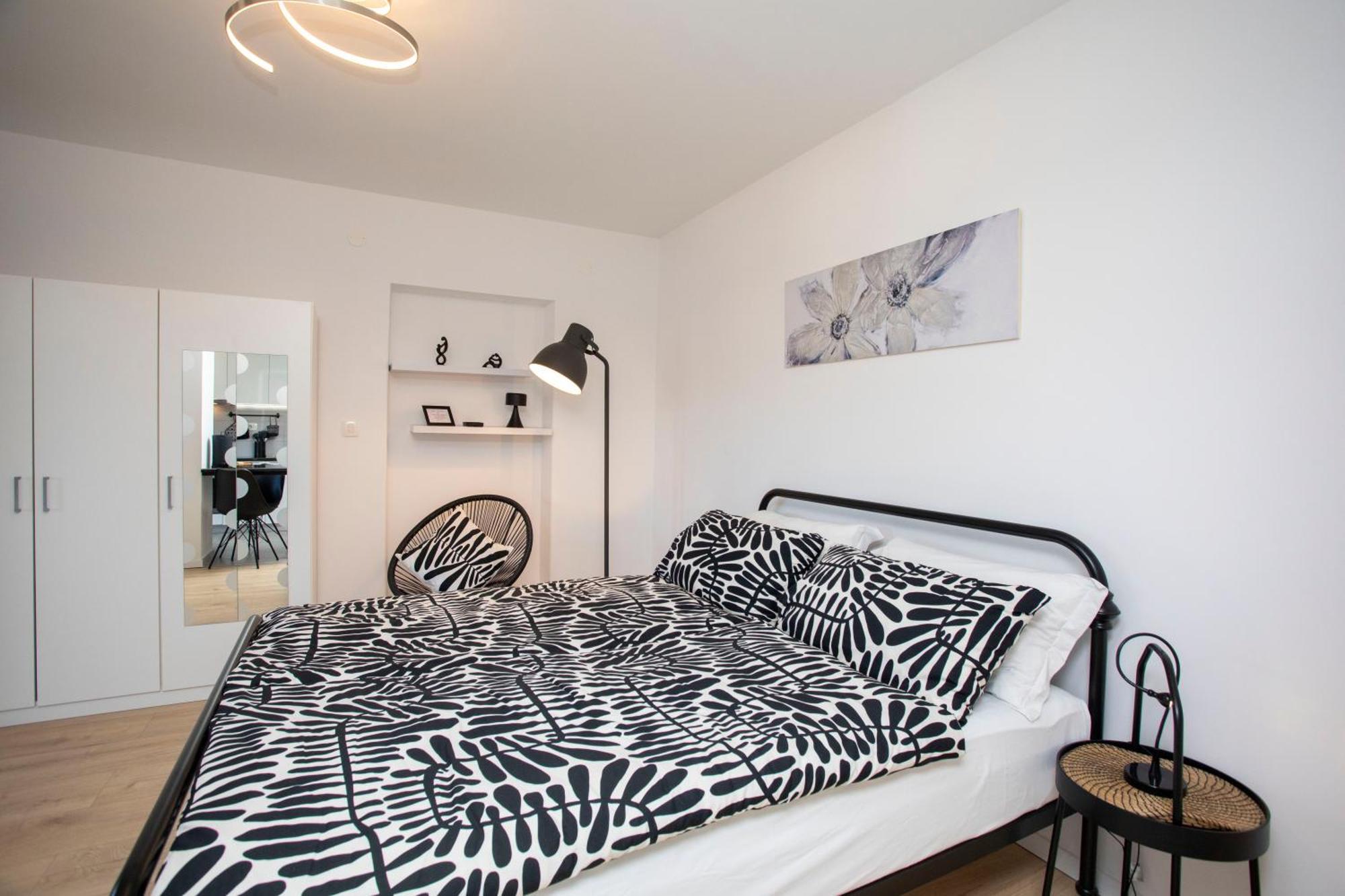 Studio Apartment Mia Rabac Bagian luar foto