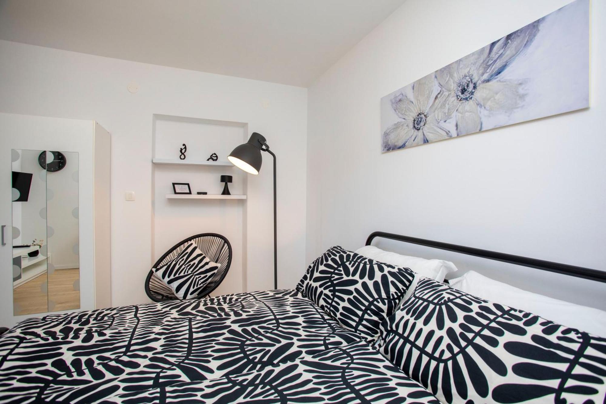 Studio Apartment Mia Rabac Bagian luar foto